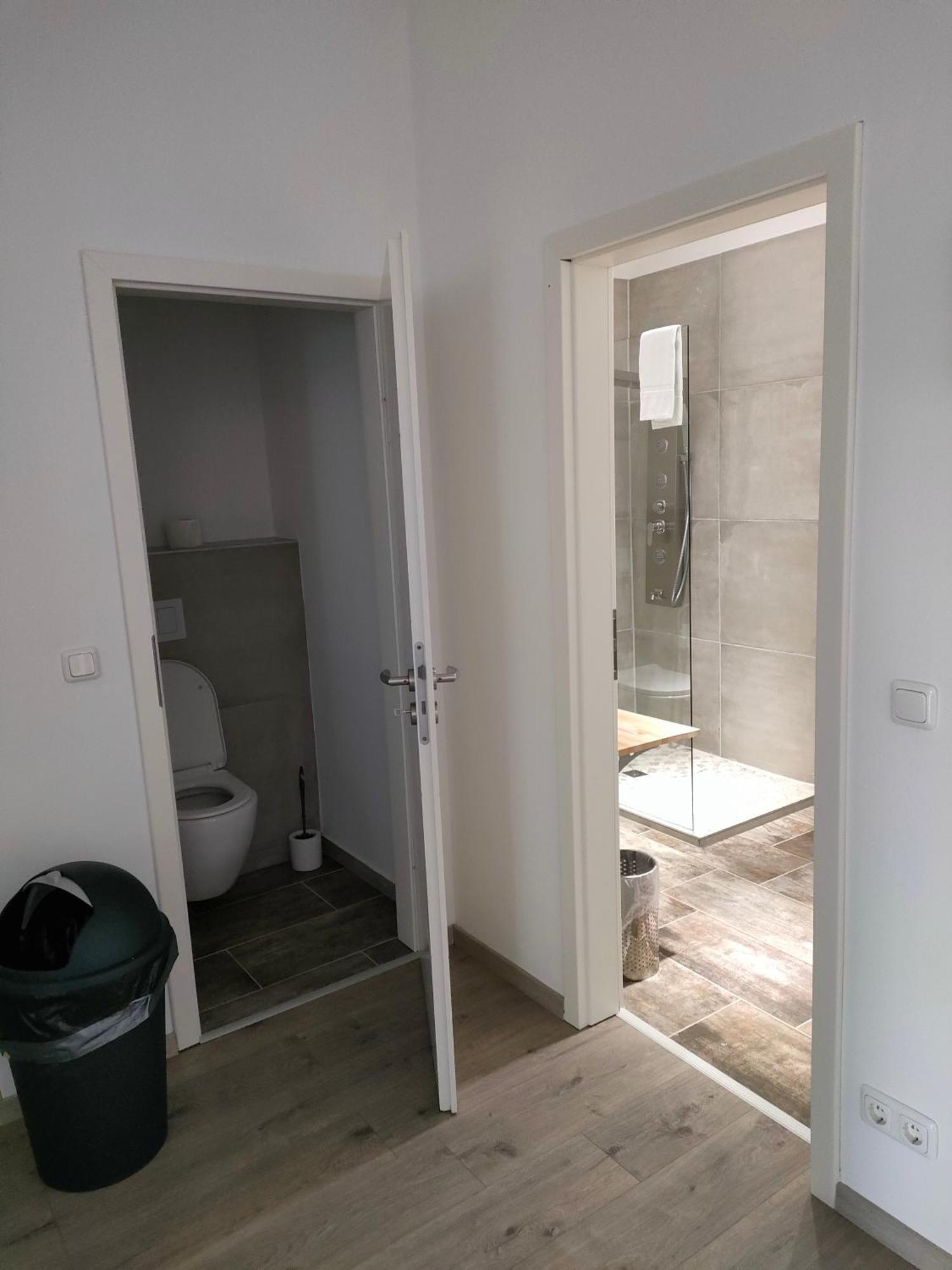 Apartment Ferienwonungen *
