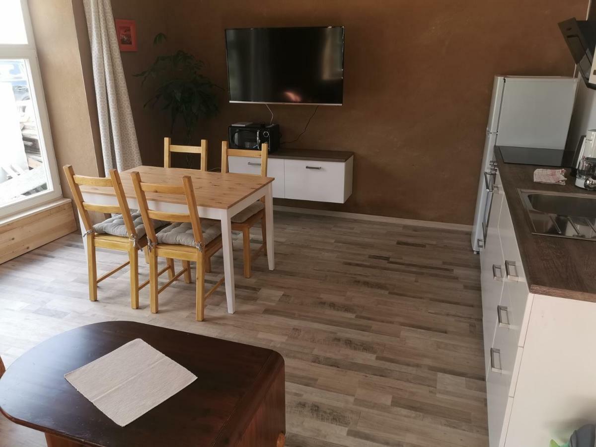 Apartment Ferienwonungen *